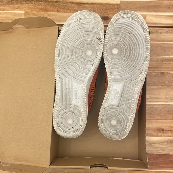 Air Force 1 07 LV8 NN Burnt Sunrise/Hot Curry
Sun Club - Picture 3 of 5